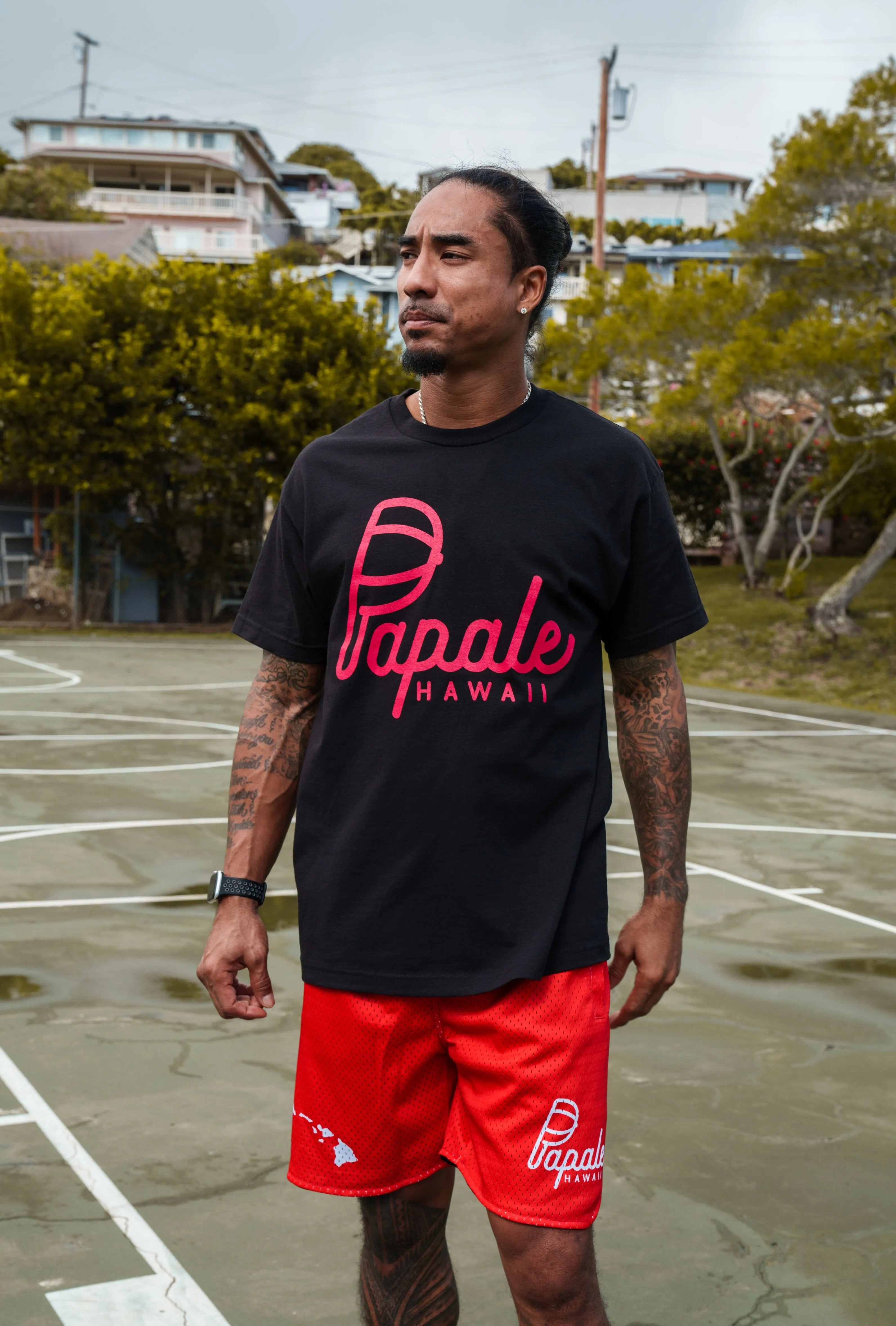 PĀPALE BLACK & RED T-SHIRT