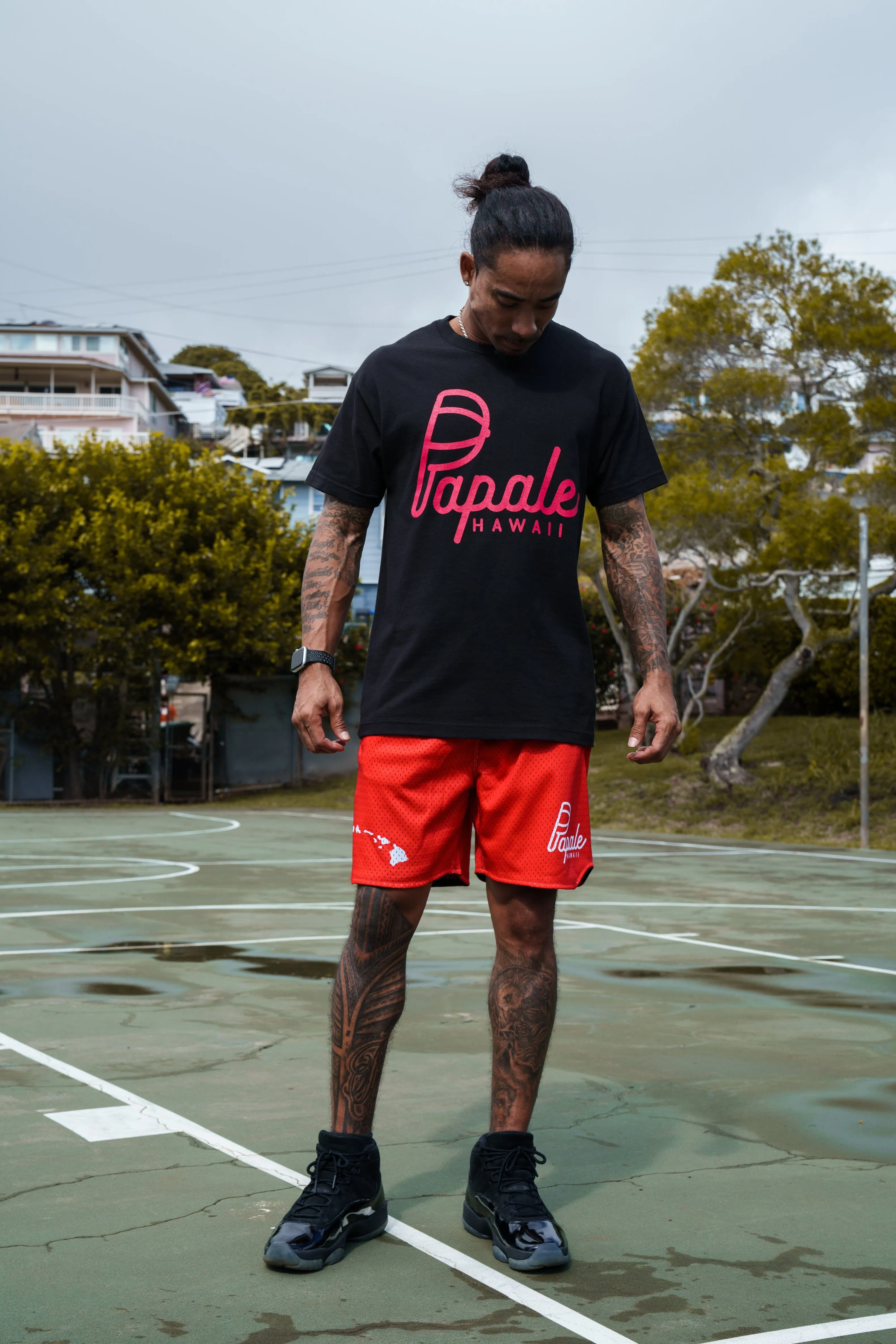PĀPALE BLACK & RED T-SHIRT