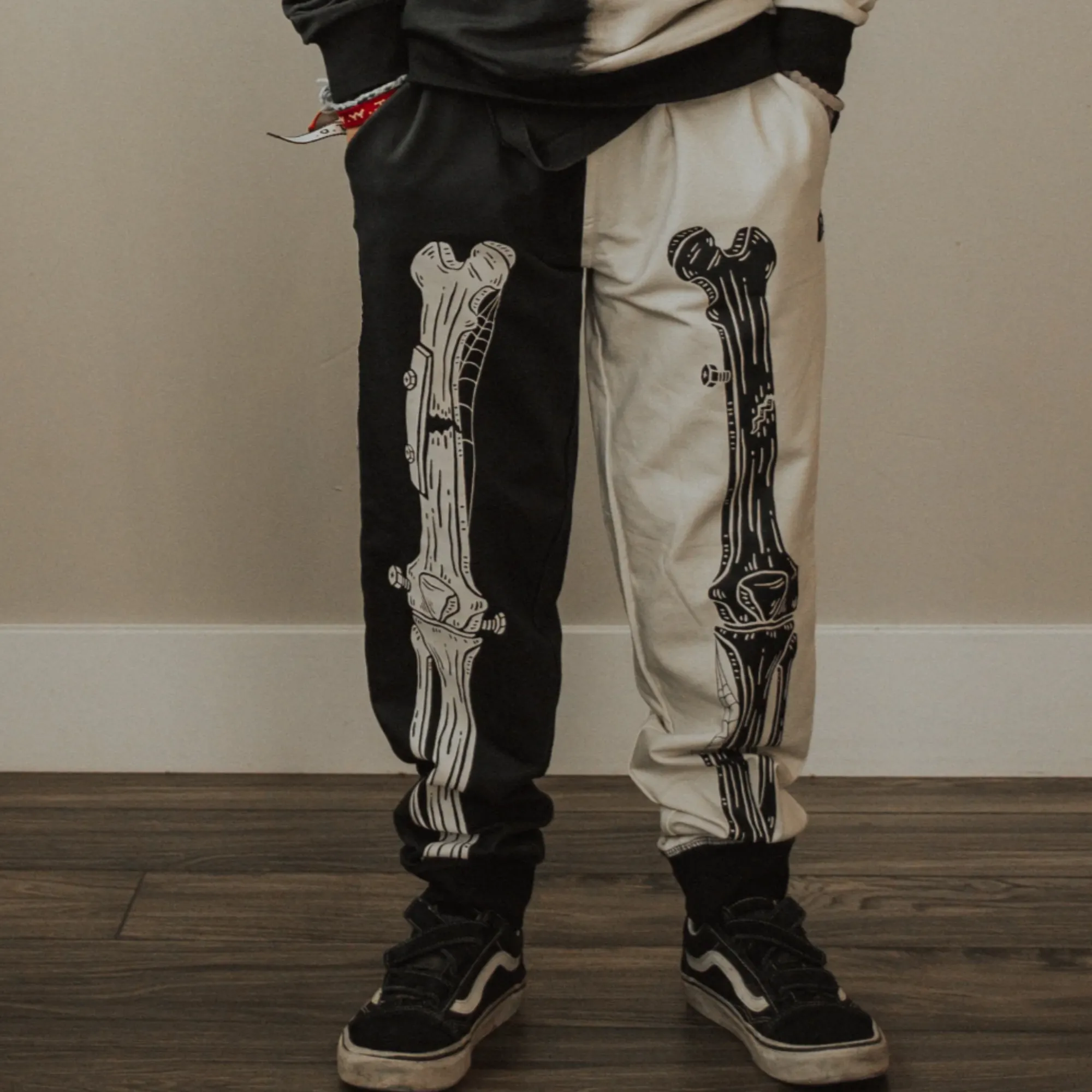 Rags - Two-Tone Kids Skeleton Relaxed-Fit Joggers in Black/Cream
